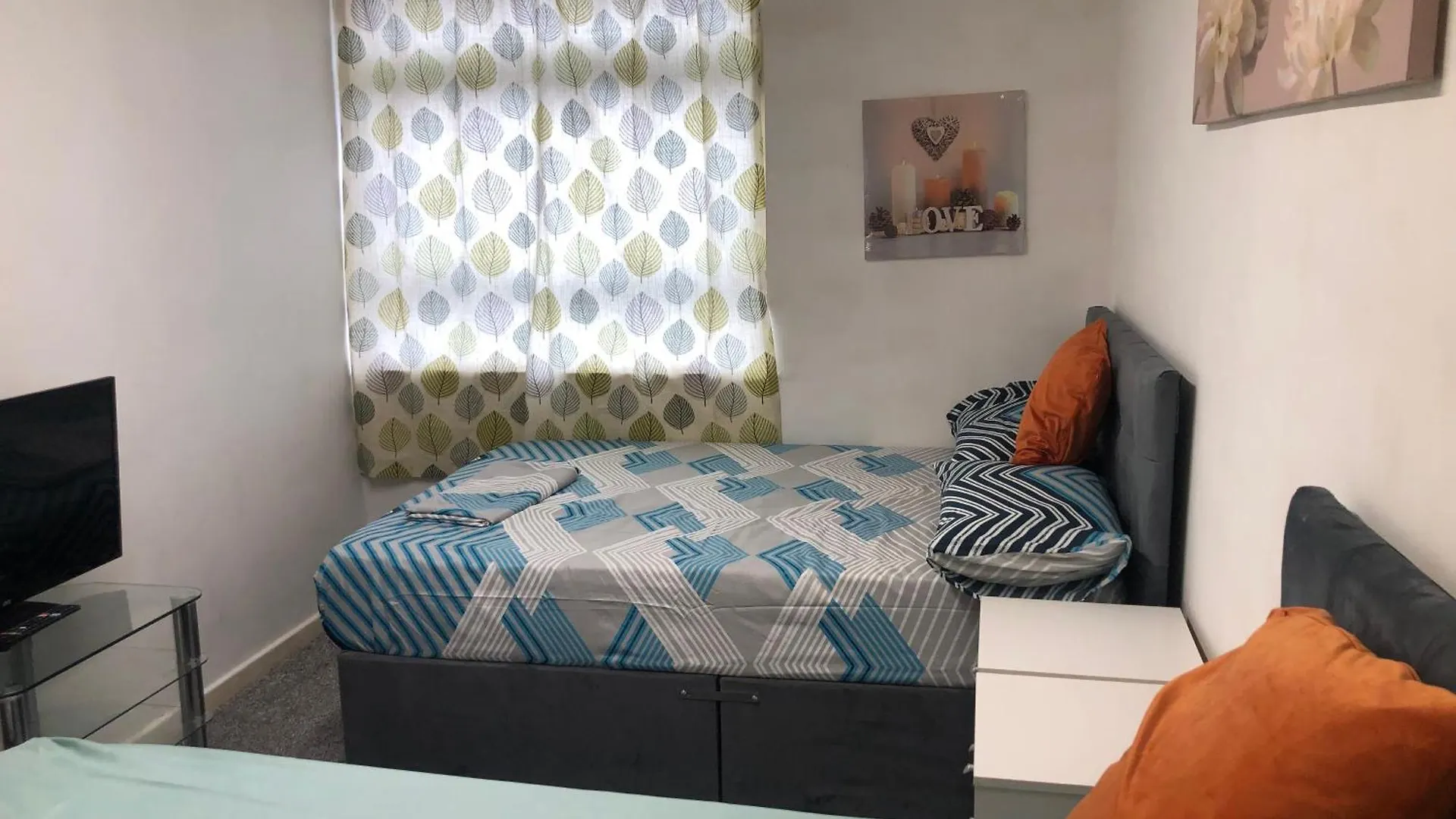 Alpine Heathrow London Apartment Yiewsley Homestay